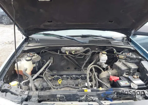 2012 Ford Escape Xlt z USA, uszkodzony, nr VIN 1FMCU9D74CKC52805